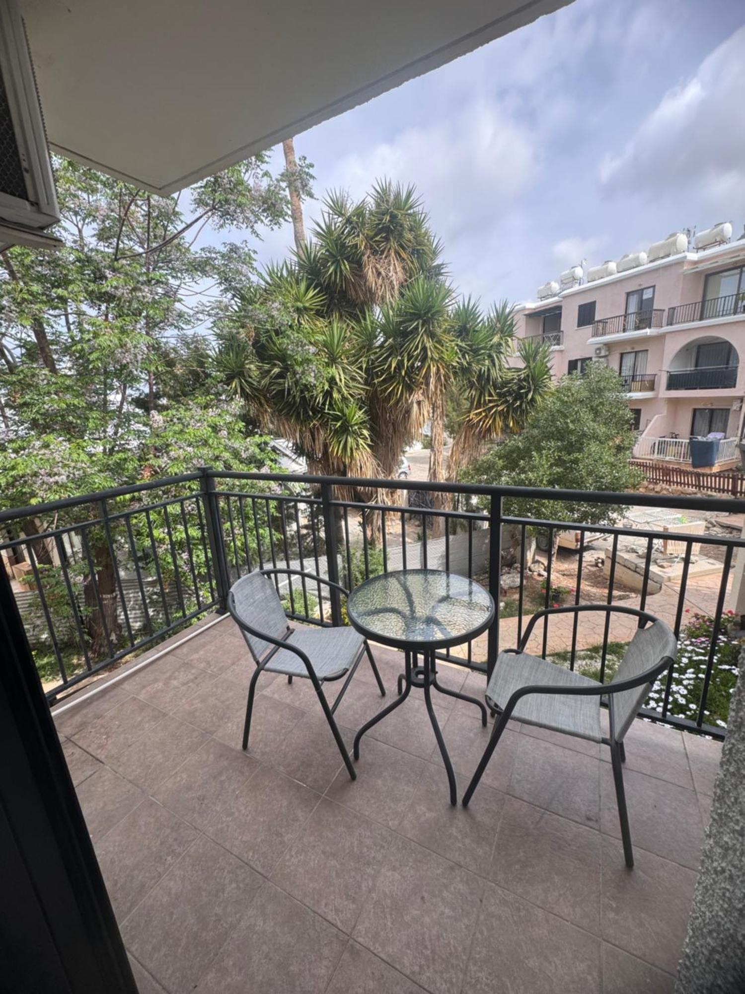 Cozy 1 Bedroom Close To The